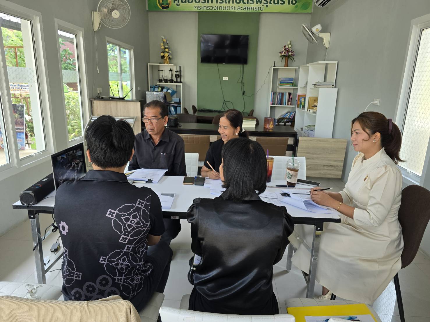 title - เจ้าหน้าที่ ส.ป.ก.เพชรบุรี ร่วมประชุมคณะทำงานติดตามเร่งรัดการใช้จ่ายเงินงบประมาณ ประจำปีงบประมาณ พ.ศ. 2569 ครั้งที่ 3/2569 เพื่อติดตามผลการดำเนินงานและผลการใช้จ่าย เบิกจ่าย ประจำปีงบประมาณ พ.ศ. 2569